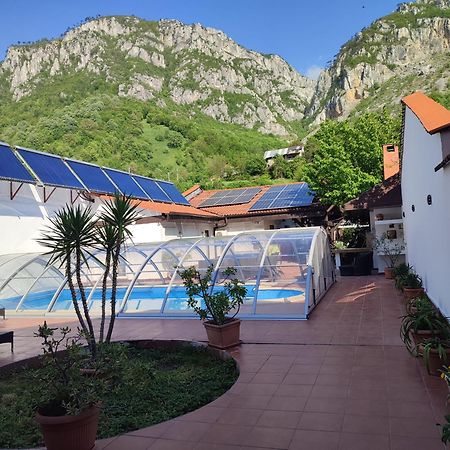 Pensiunea La Dolce Vita Baile Herculane Exterior photo
