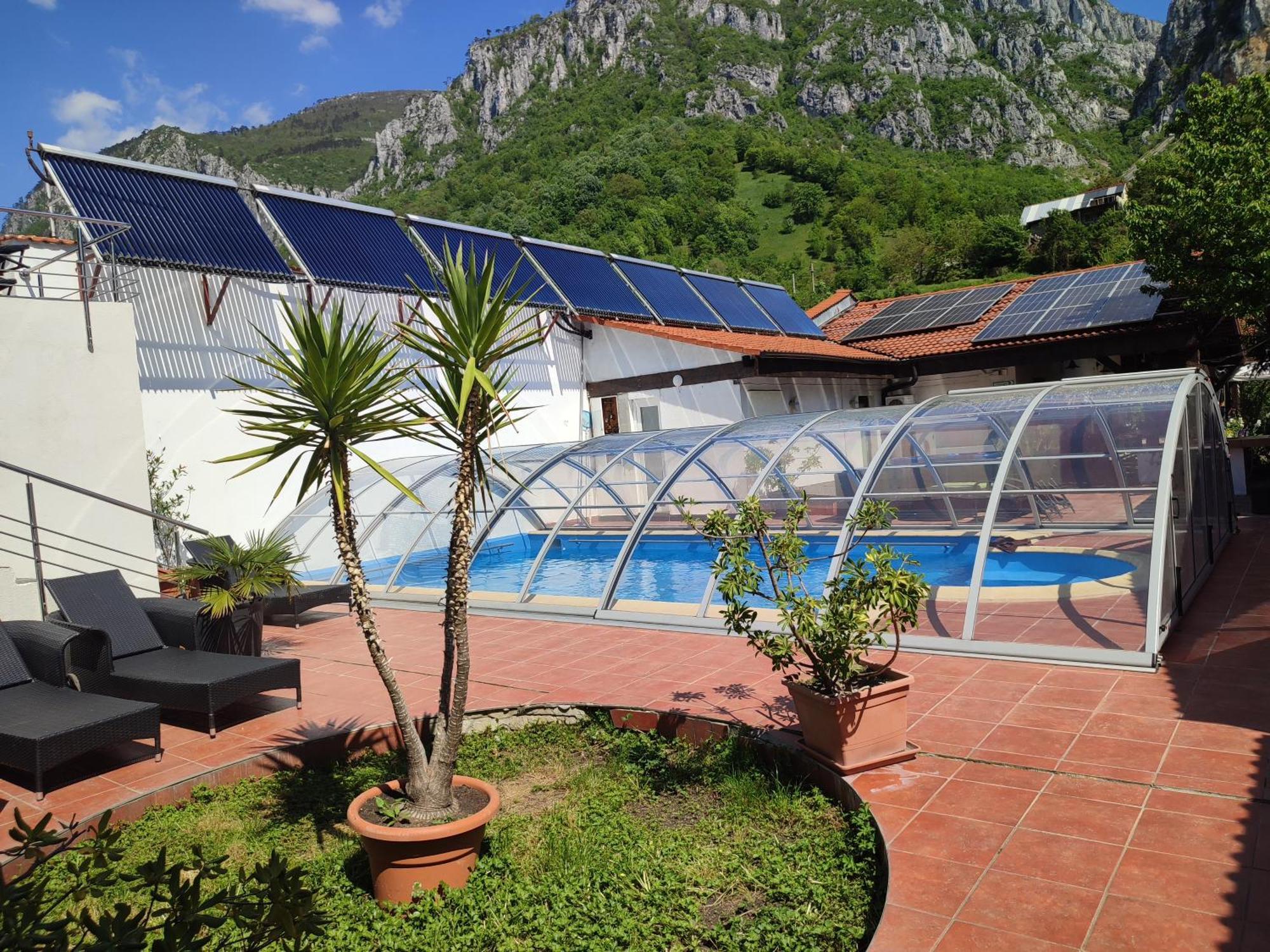 Pensiunea La Dolce Vita Baile Herculane Exterior photo