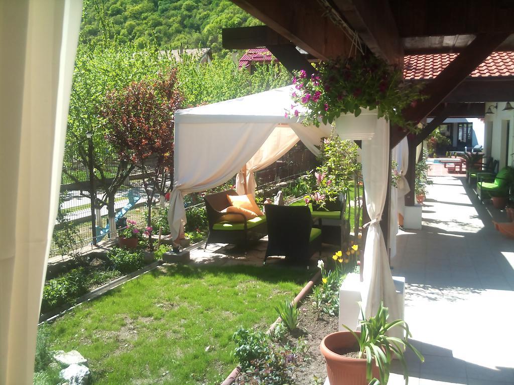 Pensiunea La Dolce Vita Baile Herculane Exterior photo