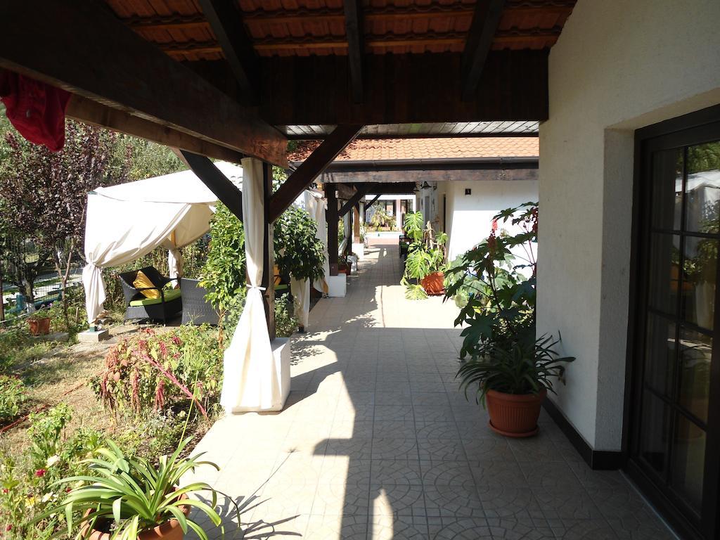 Pensiunea La Dolce Vita Baile Herculane Exterior photo