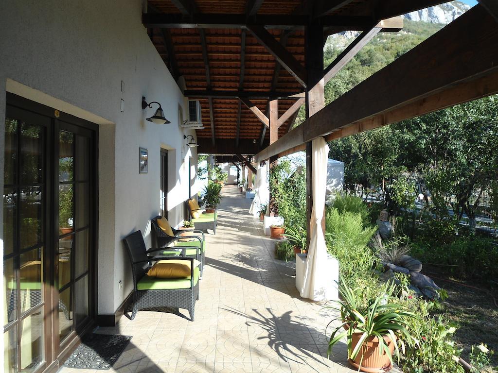 Pensiunea La Dolce Vita Baile Herculane Exterior photo