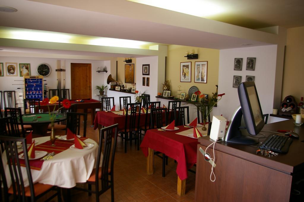 Pensiunea La Dolce Vita Baile Herculane Exterior photo