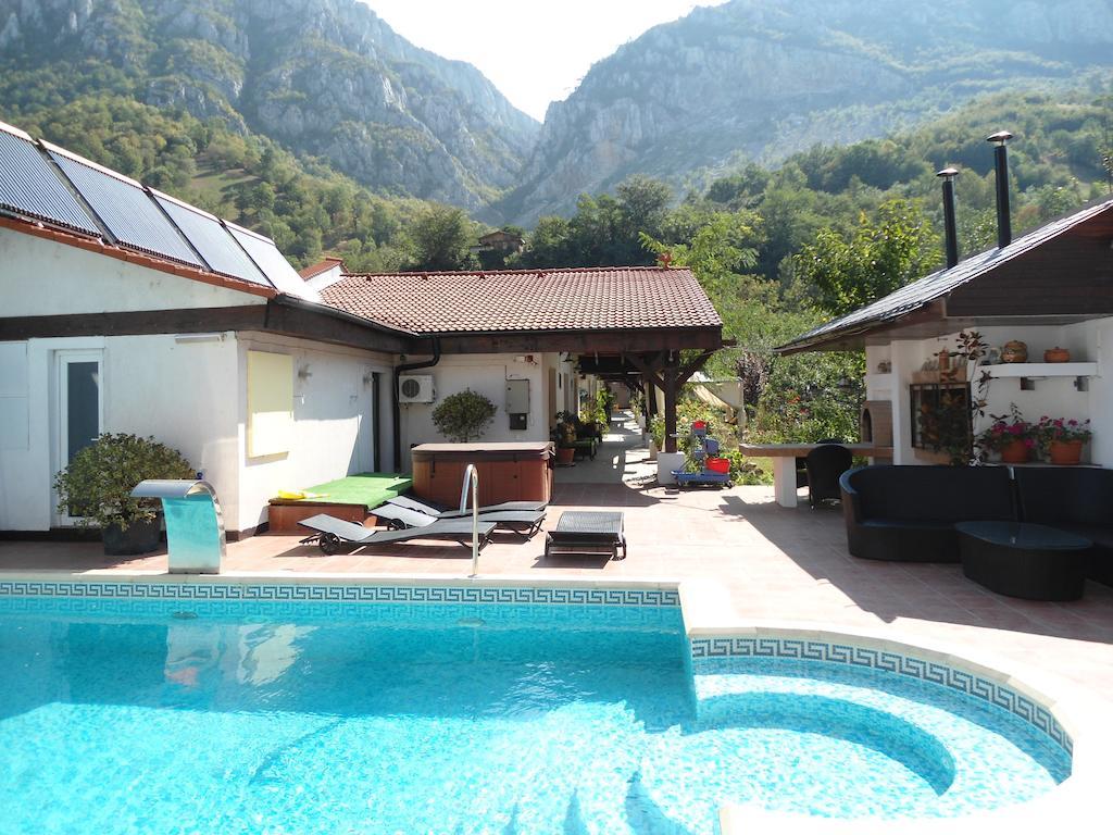 Pensiunea La Dolce Vita Baile Herculane Exterior photo